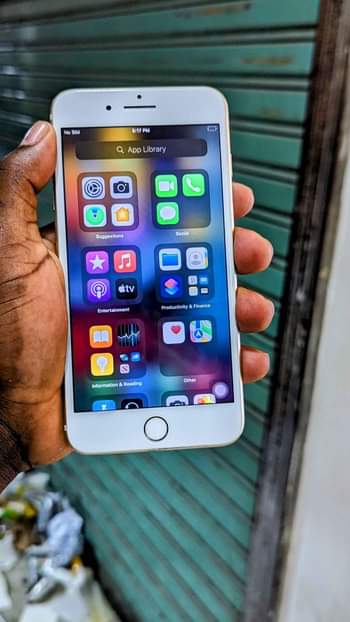 A picture of iphone 7 plus 128gb 195 000