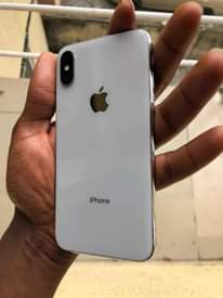 A picture of 64gb IPhone X