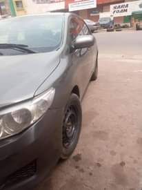 A picture of owner need money urgently 09 corrolla manual gear