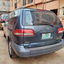 A picture of 02 Toyota sienna