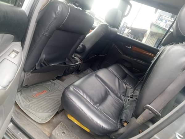 A picture of Destress sale FAST DEAL LEXUS GX470 Model 2005 Catalyst intact