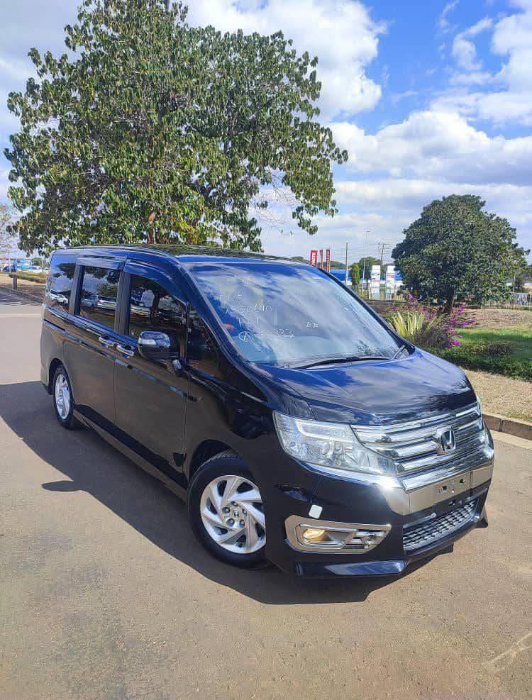 A picture of UNREGISTERED HONDA STEPWAGON SPADA. 0990406712 