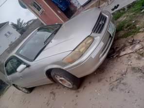 A picture of Toyota Camry evilop is available with good condition untouched engine