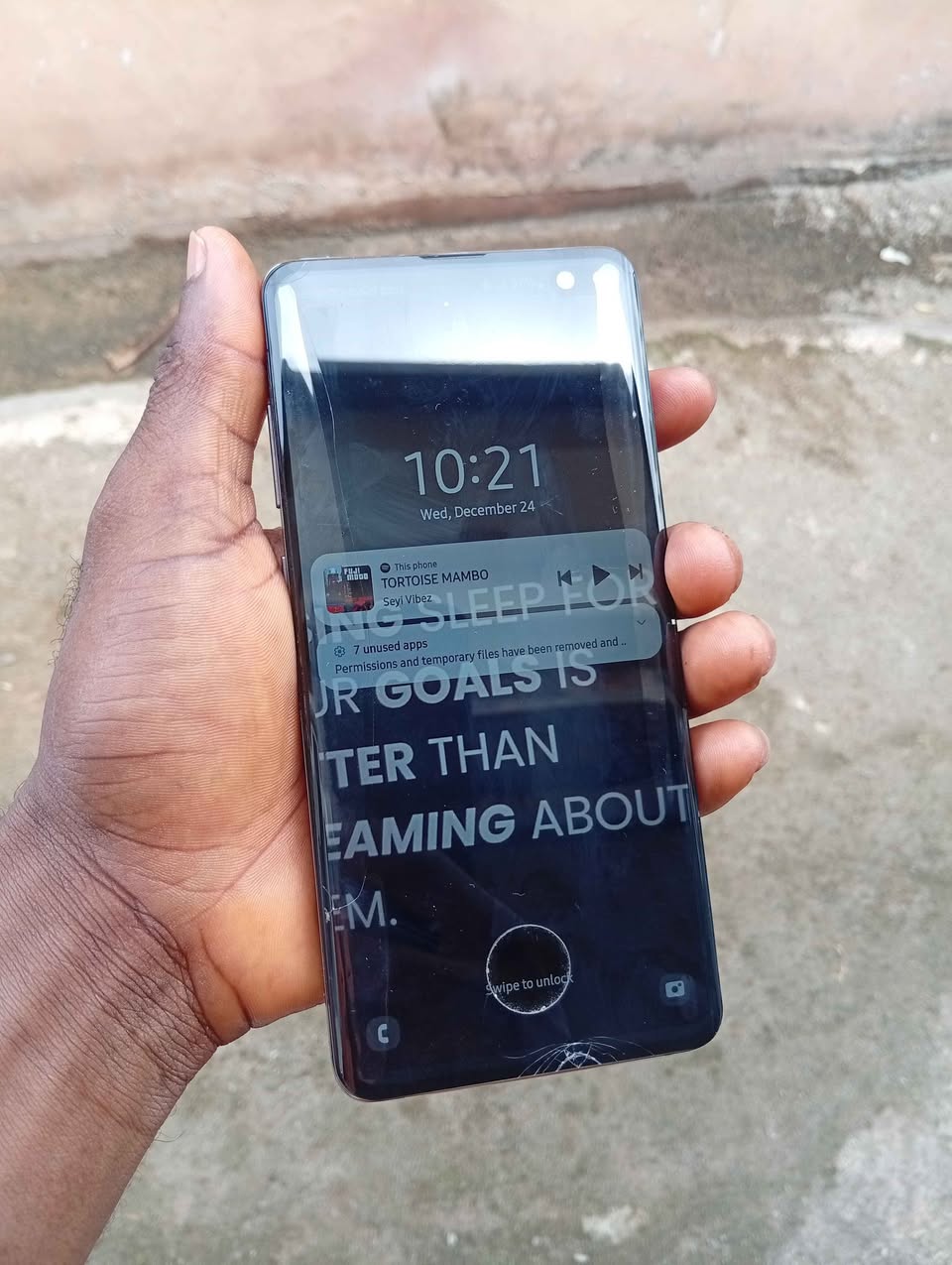 A picture of Samsung galaxy S10 plus