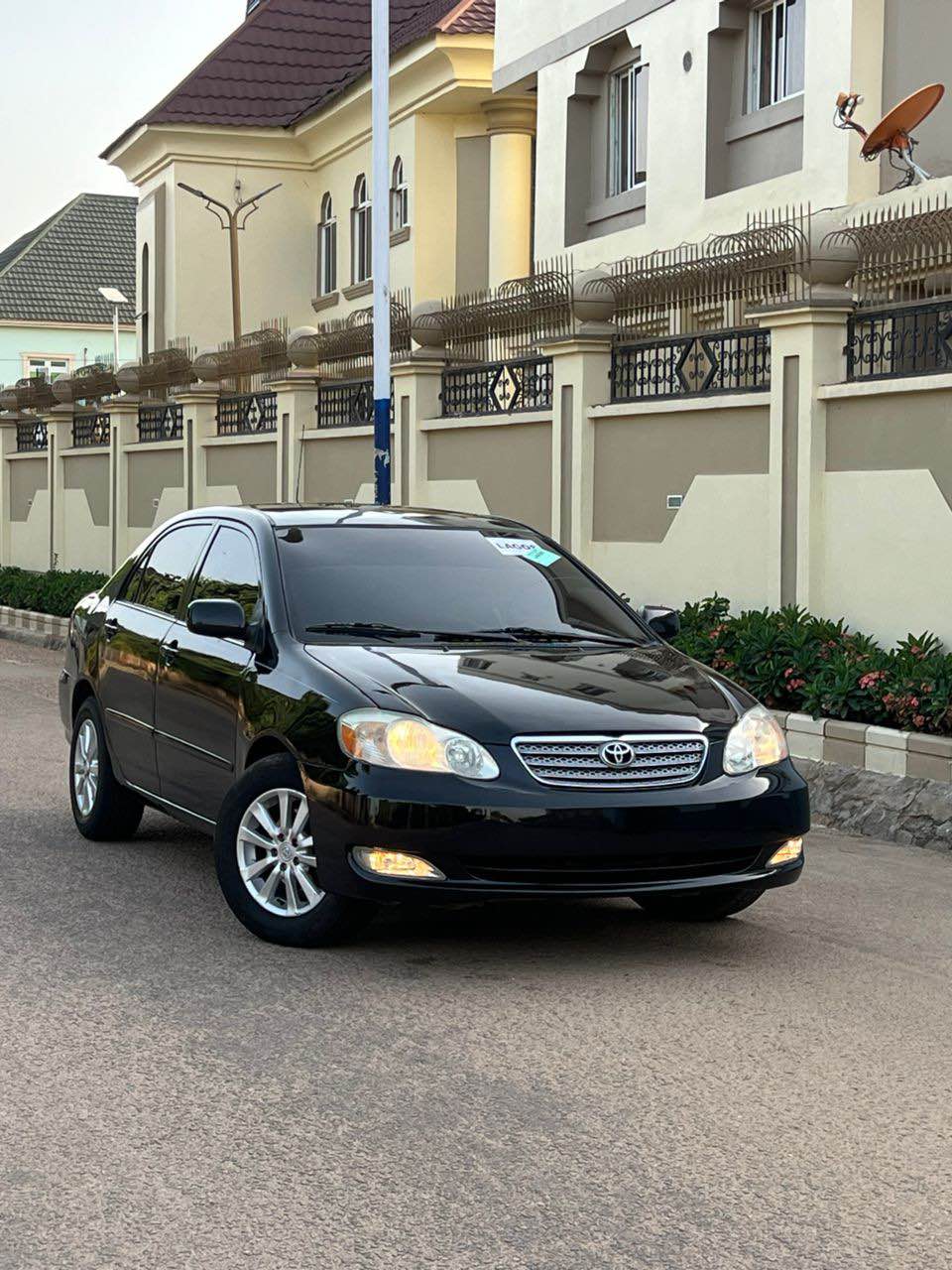 A picture of SUPER CLEAN TOYOTA COROLLA LE 2004 MODEL LOCATION KADUNA PRICE