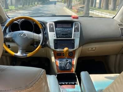 A picture of BELGIUM ESCAPE LEXUS RX330 2004 2005 MODEL FIRST BODY WITH