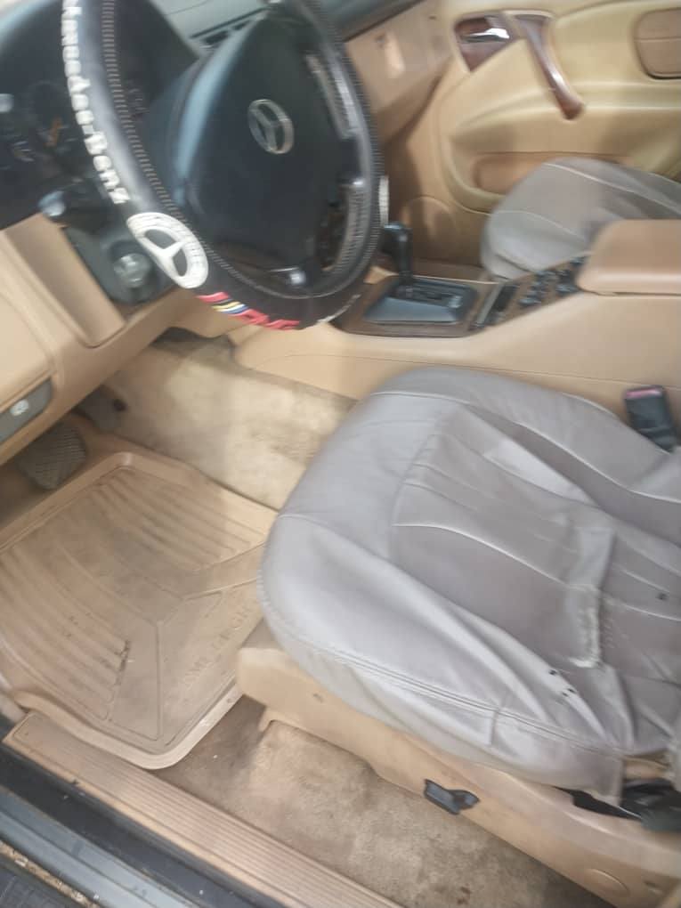 A picture of Benz ML 320