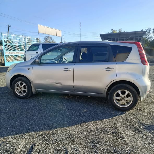 A picture of Nissan note