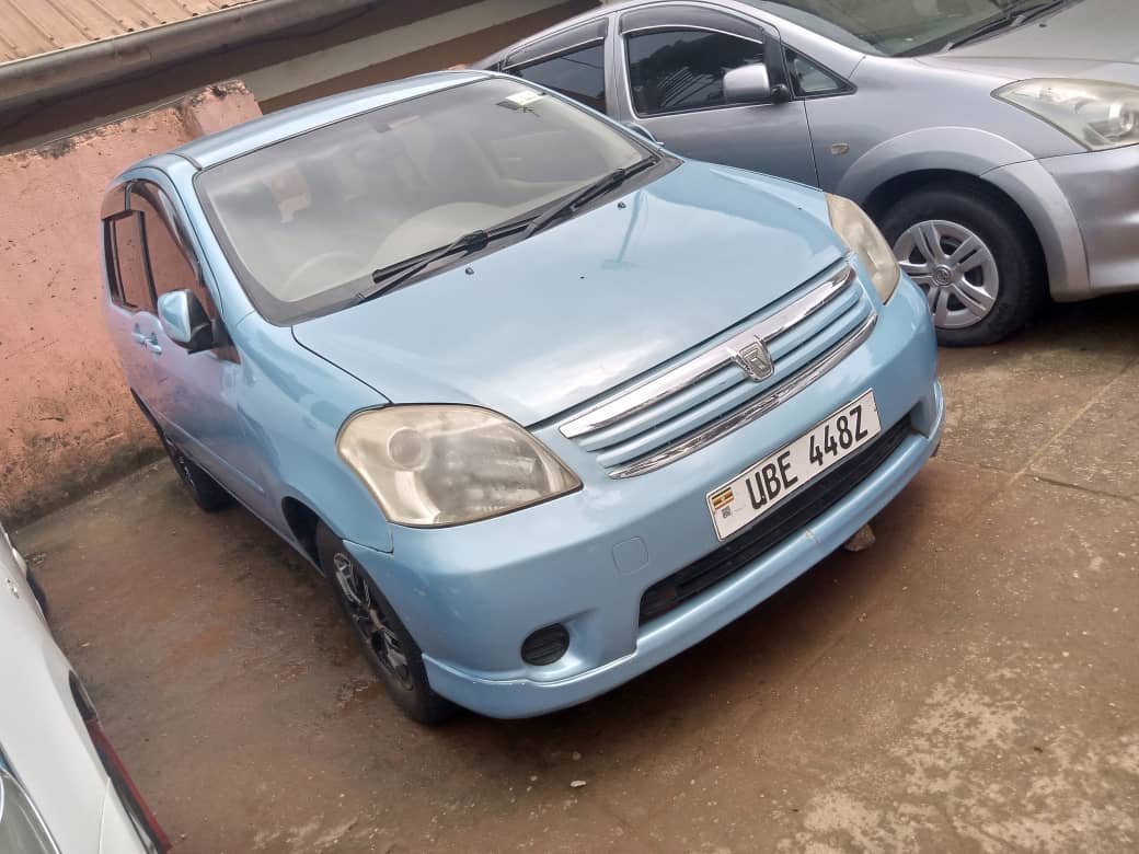 A picture of 2009 Toyota raum