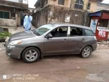 A picture of Toyota matrix 2006