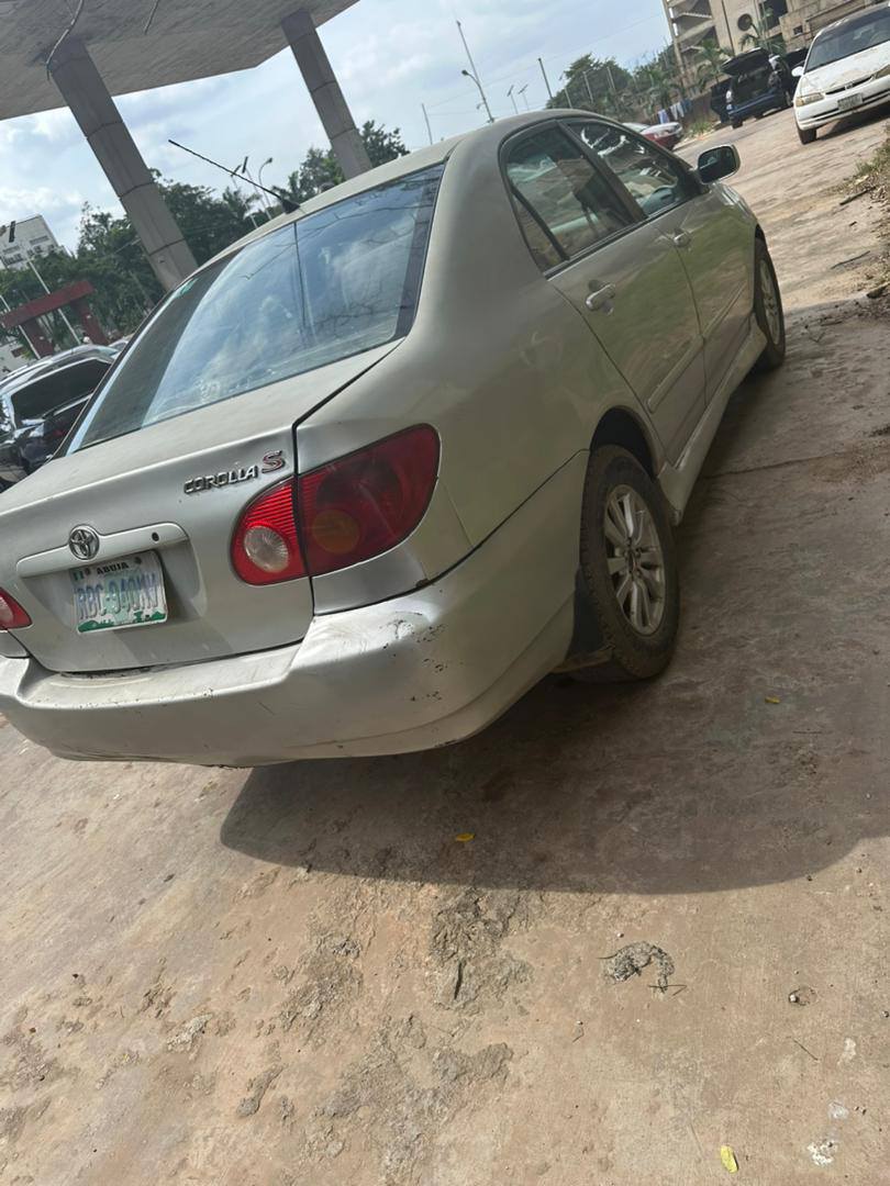A picture of Distress sell Toyota Corolla S 2004 model going for just