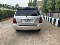 A picture of SUPER CLEAN NIGERIAN USED TOYOTA HIGHLANDER 2005 MODEL 3 Rows