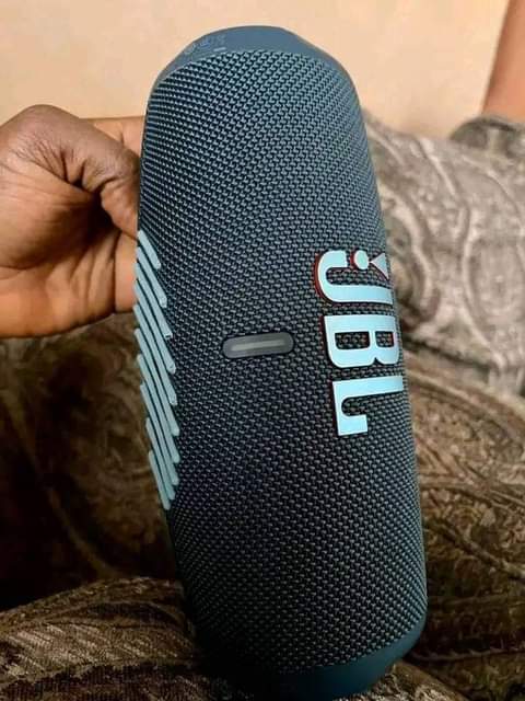 A picture of JBL CHARGE 5