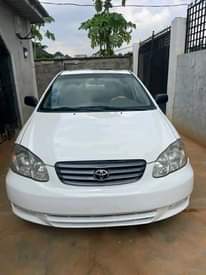 A picture of 2004 Toyota Corolla 8909