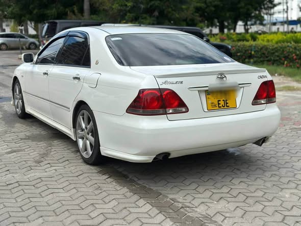 A picture of BEI 16 8 MILION Toyota Crown Athlete EJ Year 2005