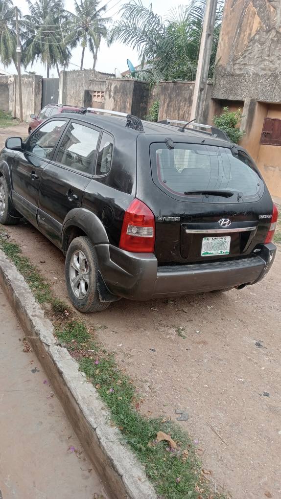 A picture of Hyundai Tucson 09