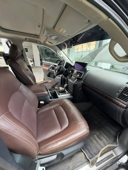 A picture of 2014 Toyota land cruiser gx r
