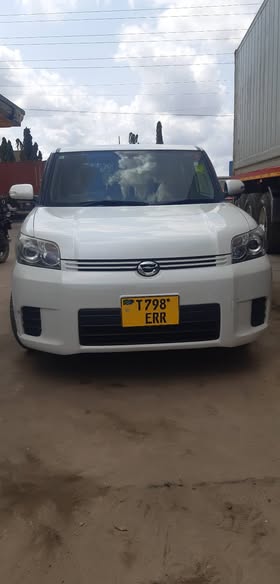 A picture of Toyota rumion ya mwaka 2009 naiuza mwenyew mmiliki wai piga