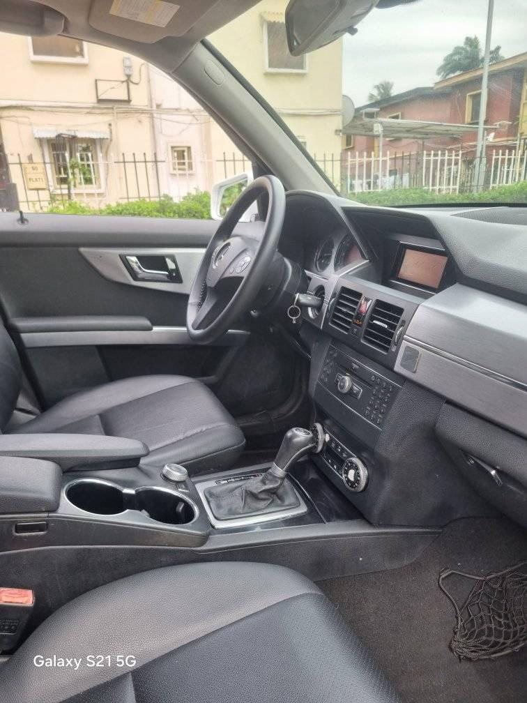 A picture of Car