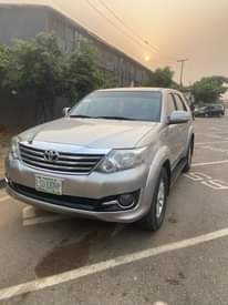 A picture of TOYOTA FORTUNER 2015