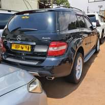 A picture of ML350 2008 70M