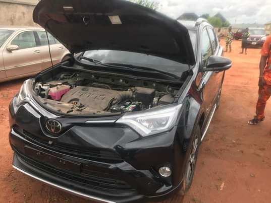 A picture of Sharp Sales Toks Standard Registered 2018 Toyota Rav4 A Year