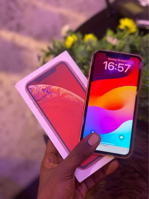 A picture of IPHONE XR