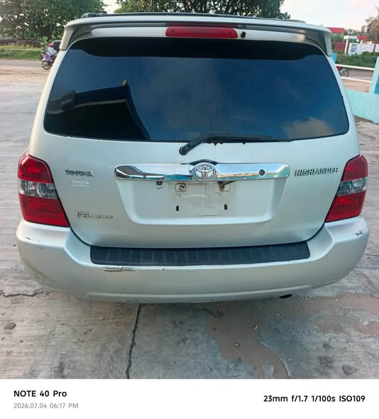 A picture of Toyota Highlander 06 09063393963