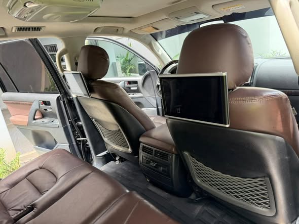 A picture of 2014 Toyota land cruiser gx r