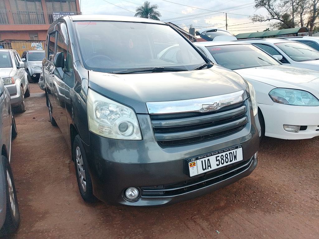 A picture of Toyota Noah 26 millions negotiable CALL 0786 92 82 59