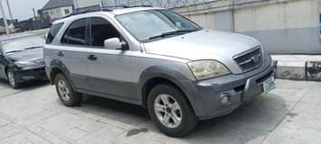 A picture of KIA Sorento 2004