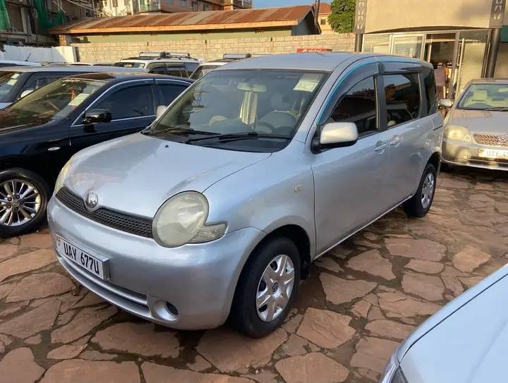 toyota sienta