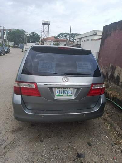A picture of 2008 . honda odyssey .