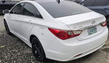A picture of BELGIUM GRADE DON T DULL EXTREMELY SHARP 2012 HYUNDAI SONATA
