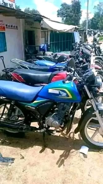 bajaj boxer
