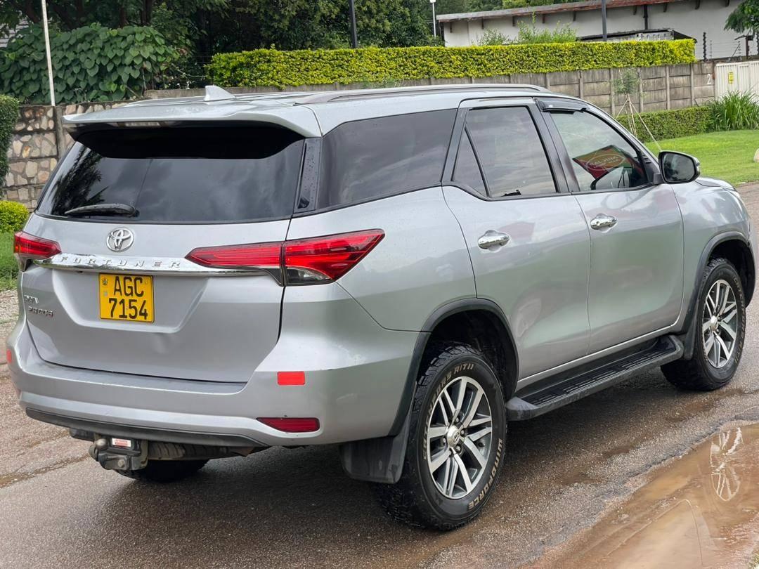 used toyota fortuner