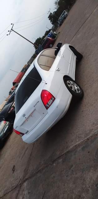 A picture of Hyundai Elantra 2004 Untampared Engine good Gear selection and AC