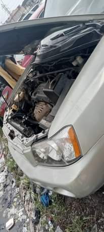 A picture of DISTRESS SALE TOYOTA HIGHLANDER SUV 4 PLUGS ENGINE COMPLETE BUY