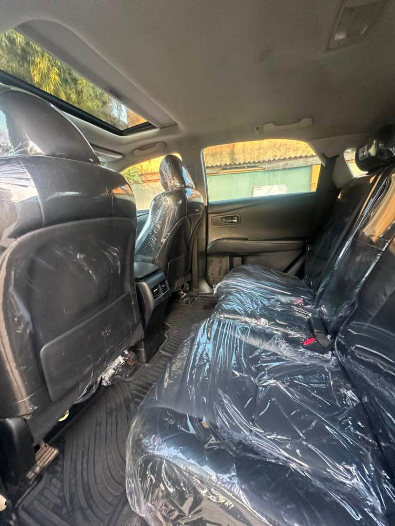A picture of SWAP DEALS CAN COME Toks standard 2014 rx 350