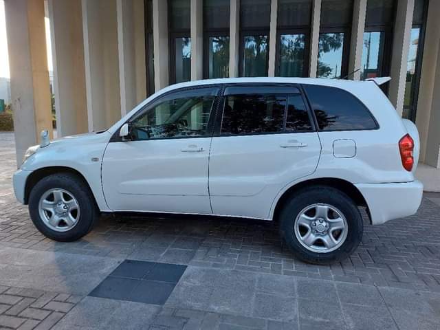 A picture of 2005 Toyota RAV4
