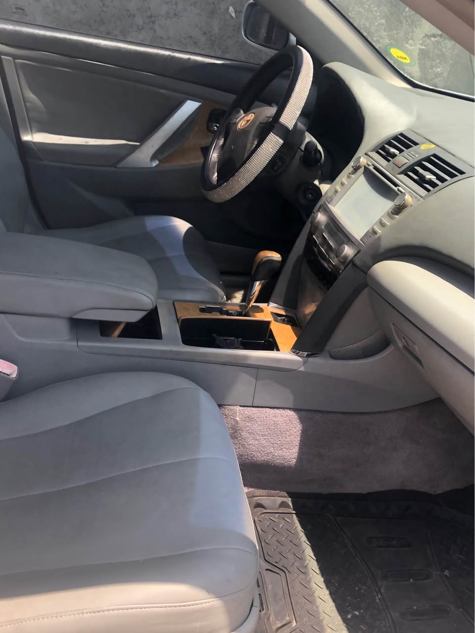 A picture of 2007 Toyota Camry Xle Buy and drive 5 7m