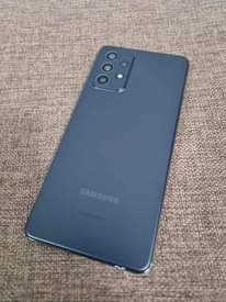 A picture of Samsung galaxy A52 in pristine condition