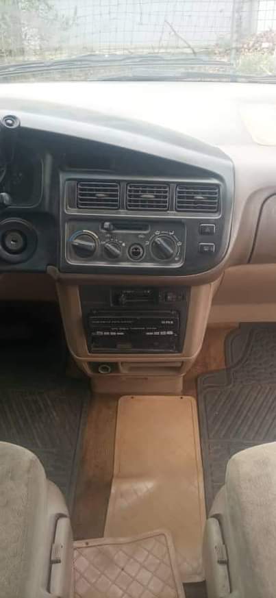 A picture of 1999 Toyota Sienna