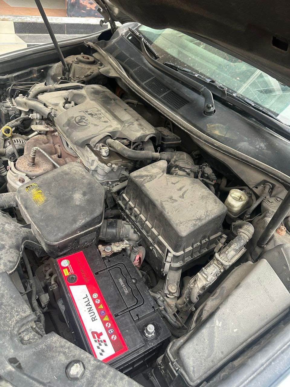 A picture of Awoof Awoof Toyota Camry 2013