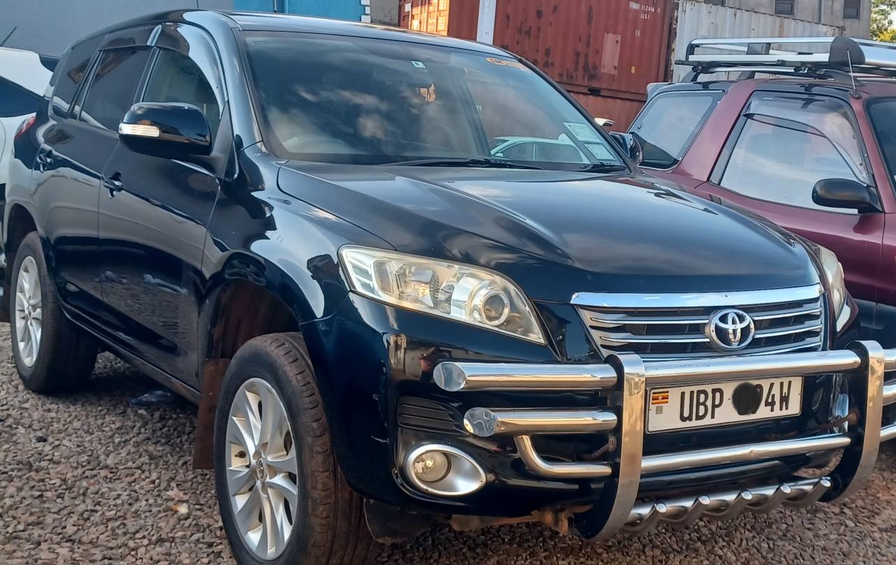 A picture of TOYOTA VANGUARD UBP MODEL 2010 PRICE 46M 0708 205740 0771305375