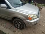 A picture of Honda pilot 05