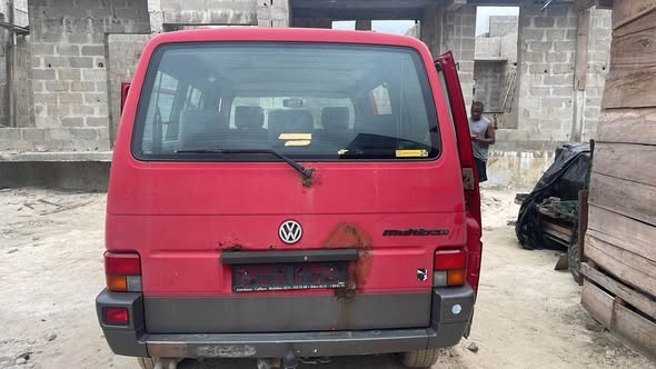 A picture of Volkswagen Bus Petrol engine Foreign used Price 6 5m