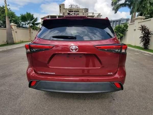 A picture of 2022 Toyota Highlander XLE foreign price 65M Location Abuja 08160229978
