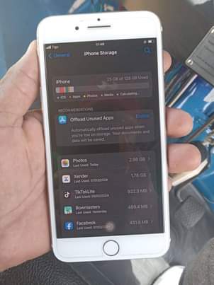 A picture of Iphone 7 njoo na ofa yako tufanye biashara