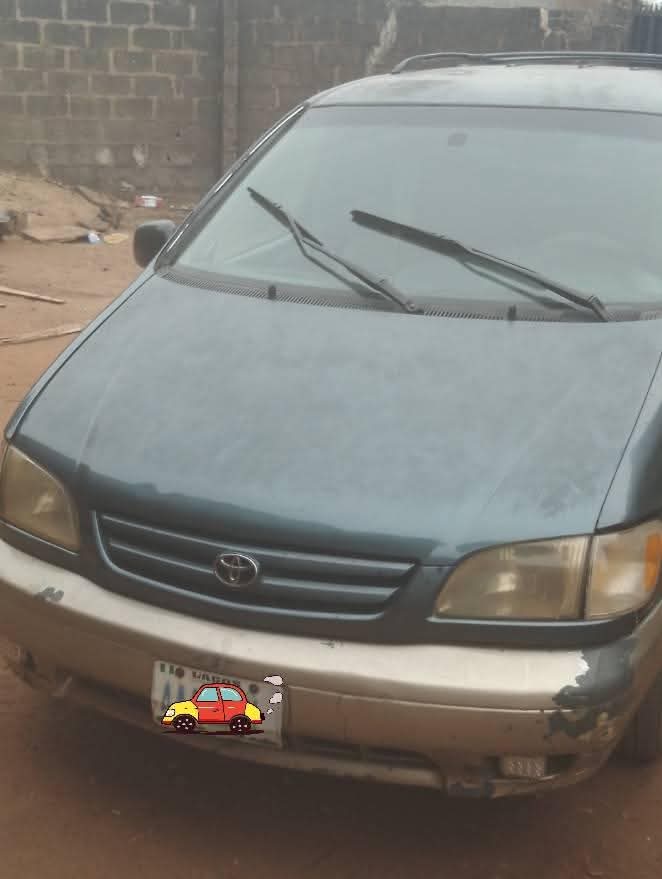 A picture of Toyota Sienna